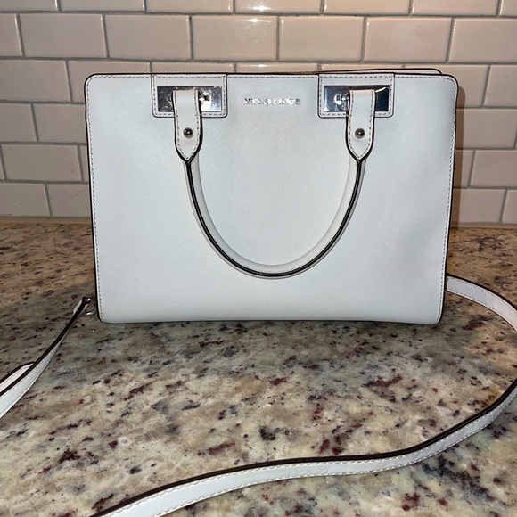 Michael Kors Saffiano Crossbody bag w/ arm straps - Picture 2 of 5